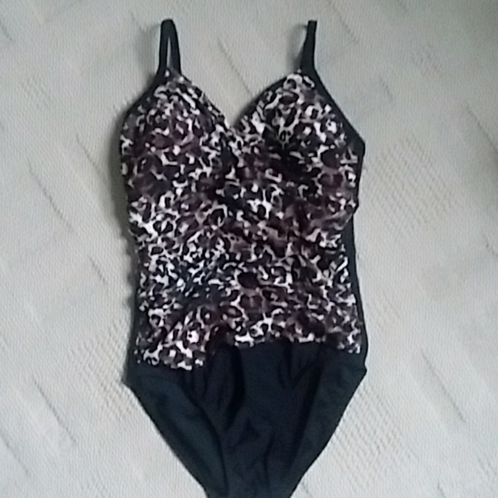ROUCHED BODY/WAIST ONE PIECE BATHINGSUIT🌺
